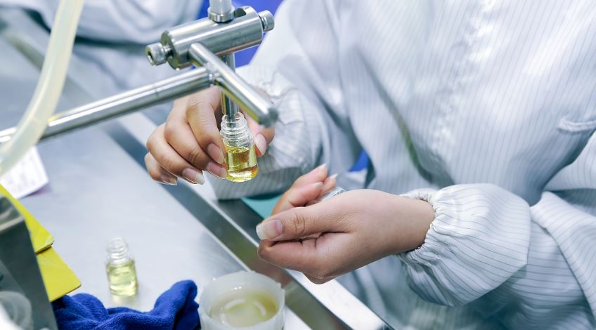 laboratorium testowanie e-papierosów, analiza składu aerozoli vape, badanie chemiczne e-liquidów, kontrola jakości e-papierosów - Laboratoria, laboratorium badawcze, analiz chemicznych