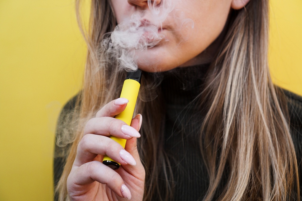 zakaz jednorazowych e-papierosów, prawo e-papierosów Polska, elektrośmieci vape, regulacje prawne vape - Całkowity zakaz jednorazowych e-papierosów w Polsce - Prawo – Termedia