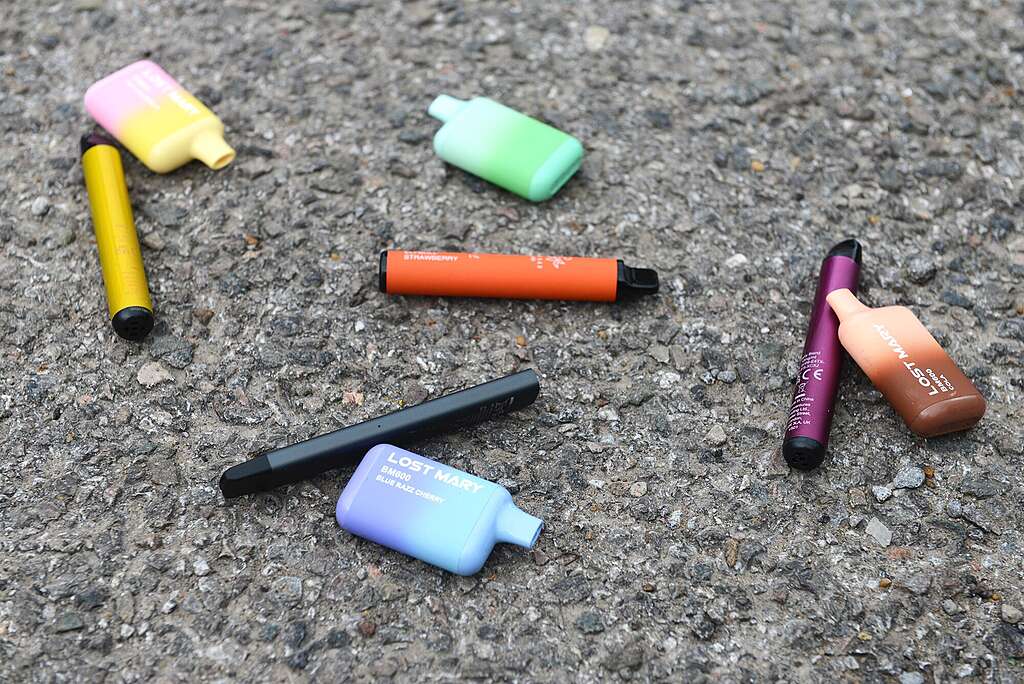 Redukcja odpadów elektronicznych vape, e-odpady z e-papierosów, regulacje e-papierosów środowisko, zrównoważone vaping - Czy jednorazowe e-papierosy są szkodliwe dla środowiska ...