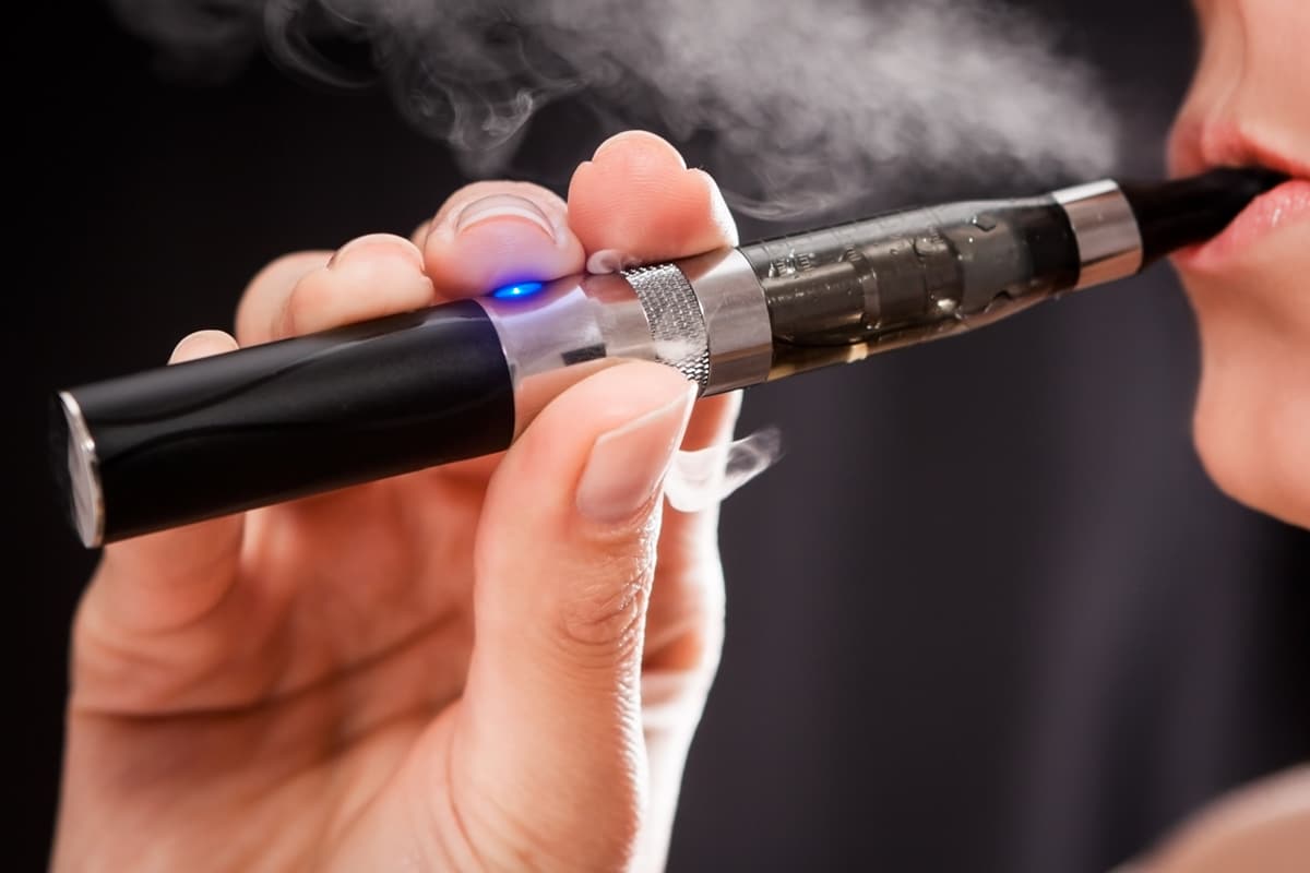 bezpieczeństwo chemiczne vape, testy laboratoryjne e-papierosów, regulacje składu płynów do e-papierosów, badania inhalacyjne vape - Czy e-papierosy są bezpieczne - SercuNaRatunek.pl